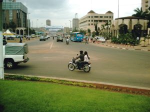 vacance en Afrique avec une femme africaine